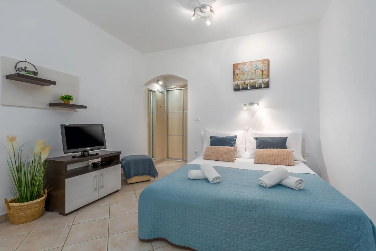 Studio Apartments Pinia-Marina Porec 0*,  Croatia